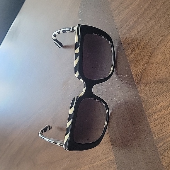 Dolce & Gabbana DG 4414 Black Animal Print/Grey Shaded 54/20/145 Sunglasses - Picture 3 of 5